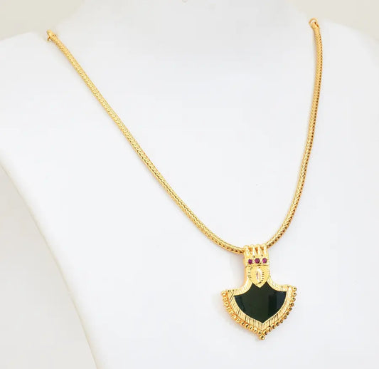 Green Medium Royal Palakka Locket With Chain - X021121