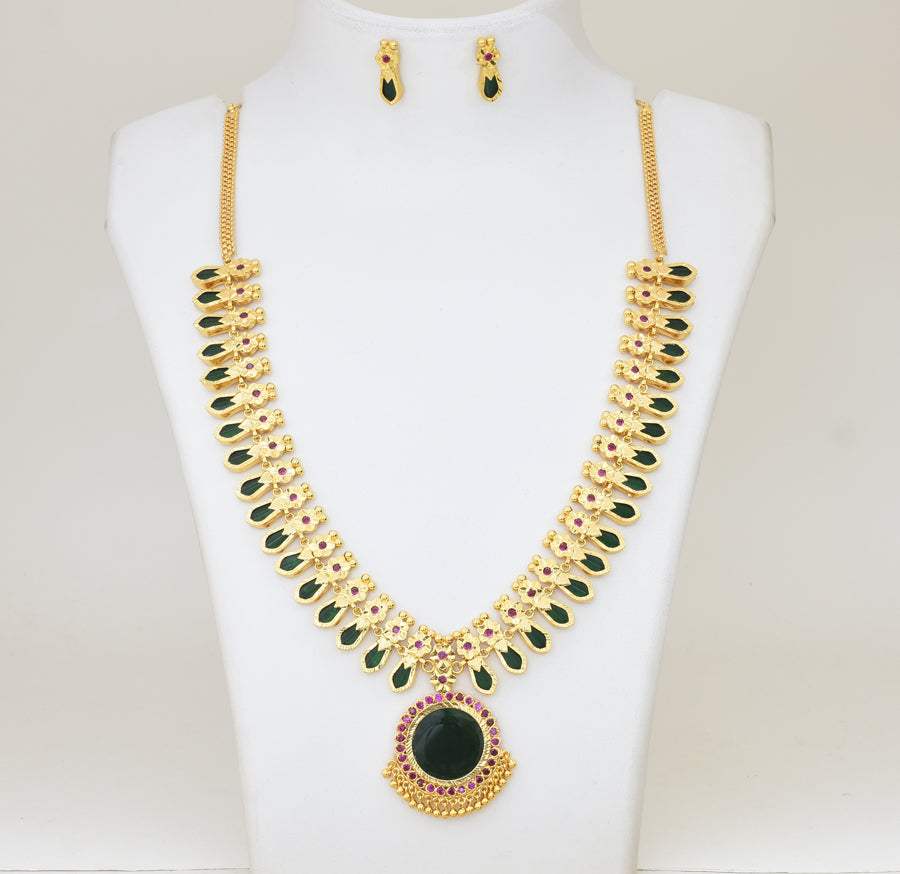 Traditional Green 34 Nagapadam Necklace with Stud - Y061367