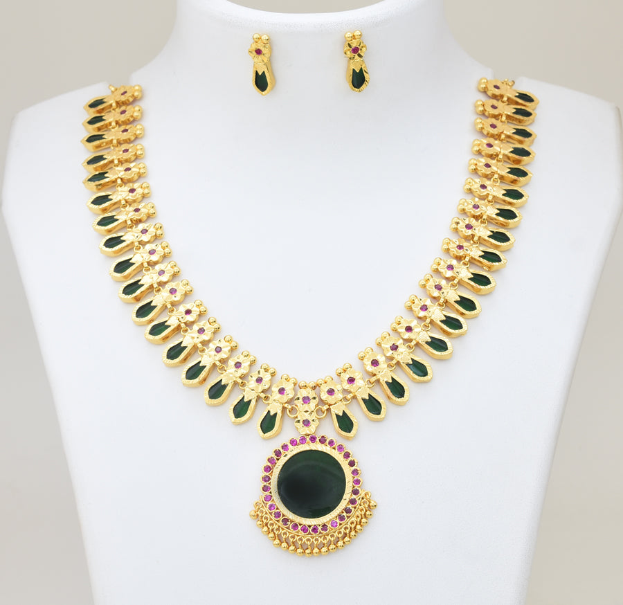 Traditional Green 34 Nagapadam Necklace with Stud - Y061367