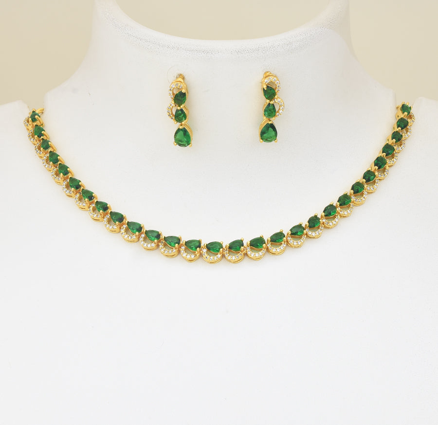 White Green Gianna Necklace with Dangler - Y101391