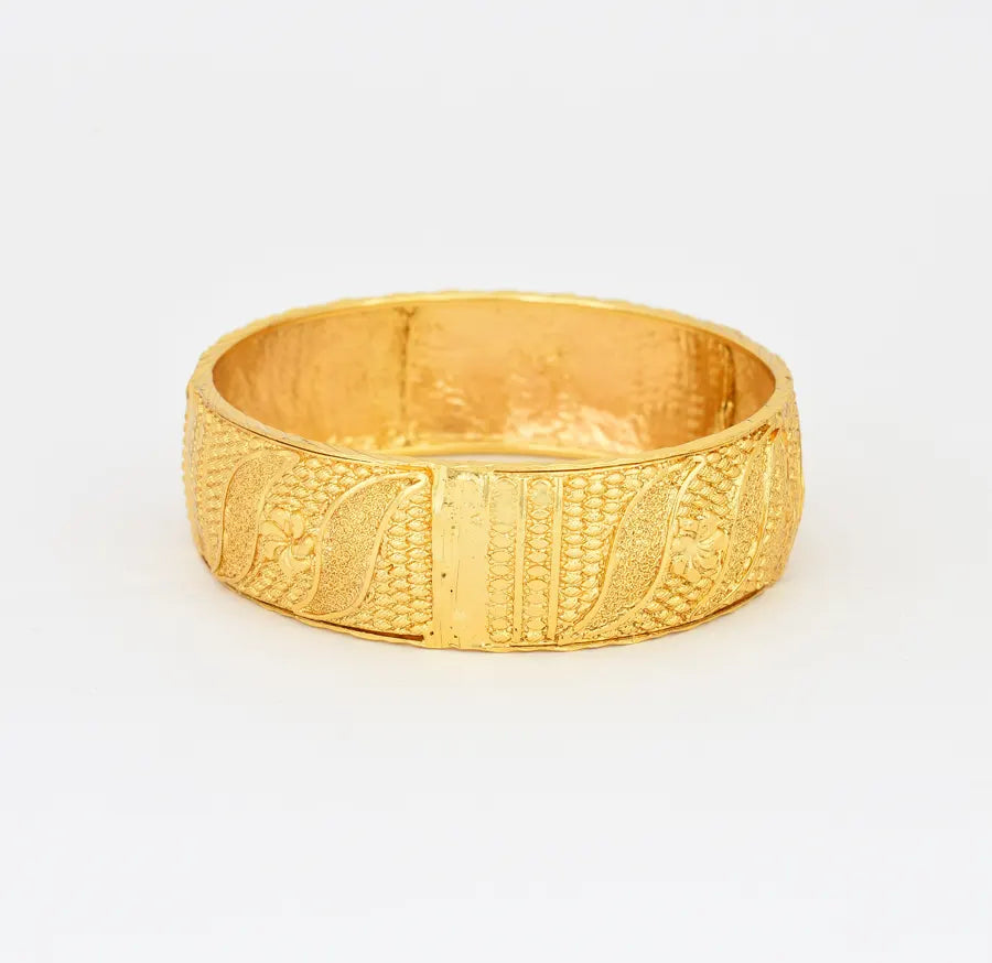 Floweret Broad Bangle - V04457