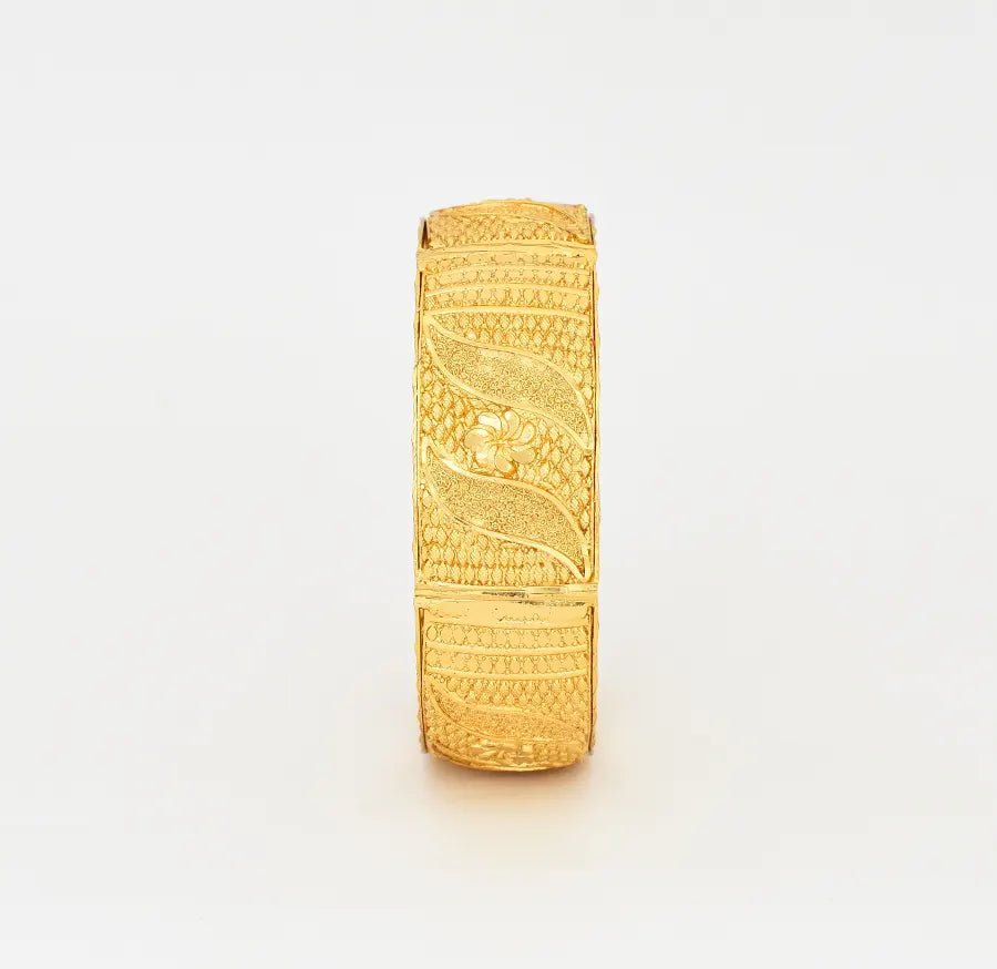 Floweret Broad Bangle - V04457