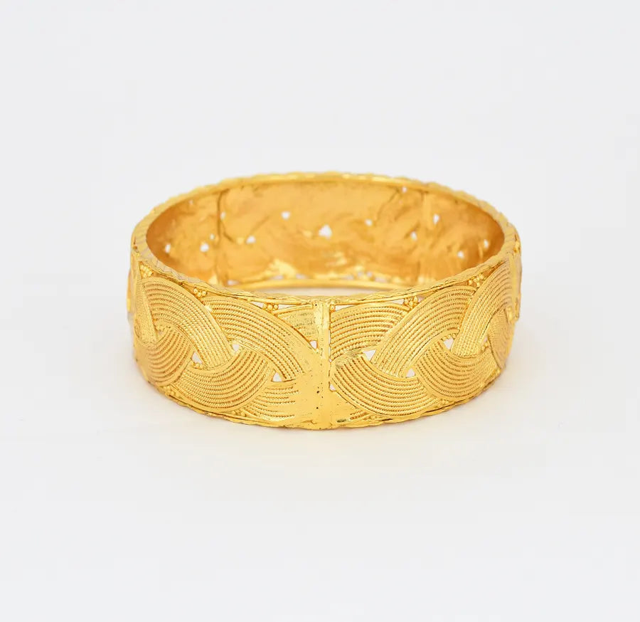 Elysia Broad Bangle - V04458