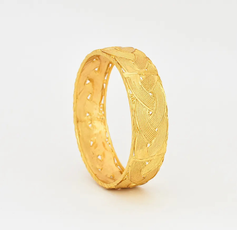 Elysia Broad Bangle - V04458