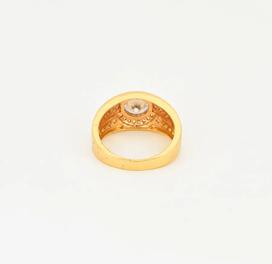 White Royale Ring - V02334